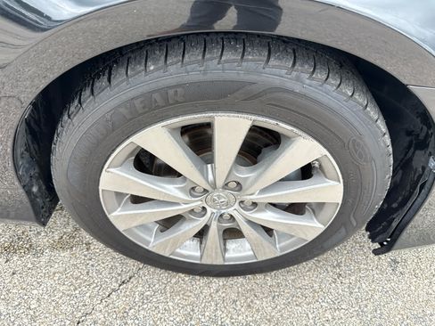 Used 2011 Toyota Avalon Limited FWD image 5