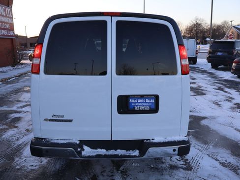 Used 2024 Chevrolet Express 3500 LT w/ LT Preferred Equipment Group image 7