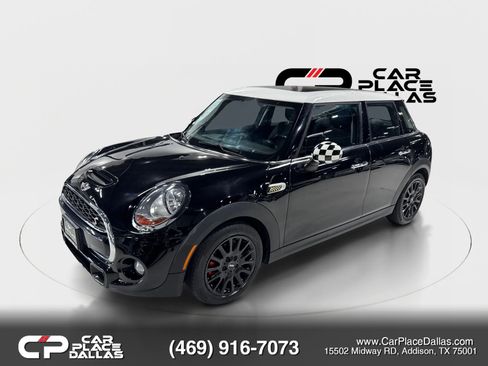 Used 2018 MINI Cooper S FWD image 2