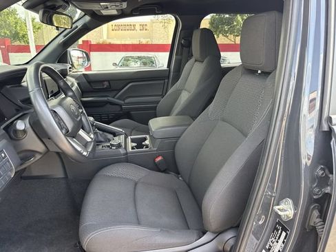 Used 2025 Toyota 4Runner SR5 AWD/4WD image 25