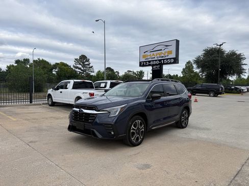 Used 2024 Subaru Ascent Limited w/ Technology Package AWD/4WD image 4