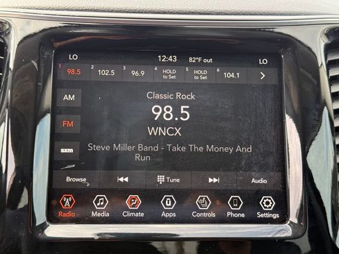 Used 2019 Jeep Cherokee Limited AWD/4WD image 35