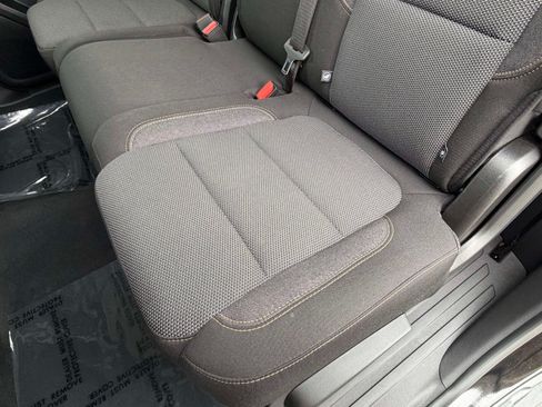 Used 2021 Chevrolet Traverse LS FWD image 26