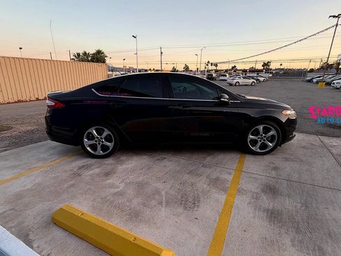 Used 2015 Ford Fusion SE w/ Equipment Group 201A FWD image 8