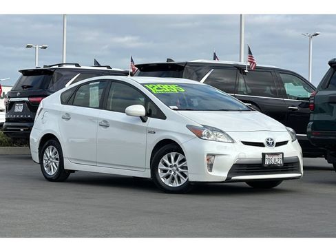Used 2014 Toyota Prius Prime Plug-In Hybrid FWD image 2