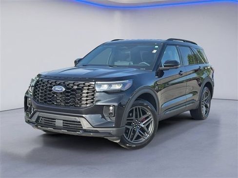 Used 2025 Ford Explorer ST-Line w/ ST-Line Street Pack AWD/4WD image 13