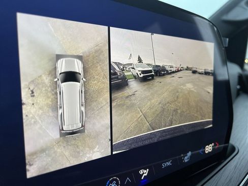 Used 2025 Chevrolet Suburban Z71 w/ Comfort Package image 15