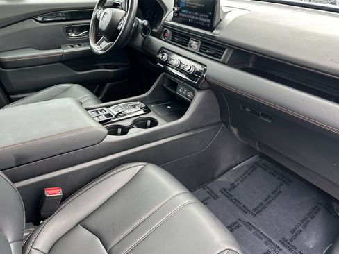 Certified 2024 Honda Pilot TrailSport image 20