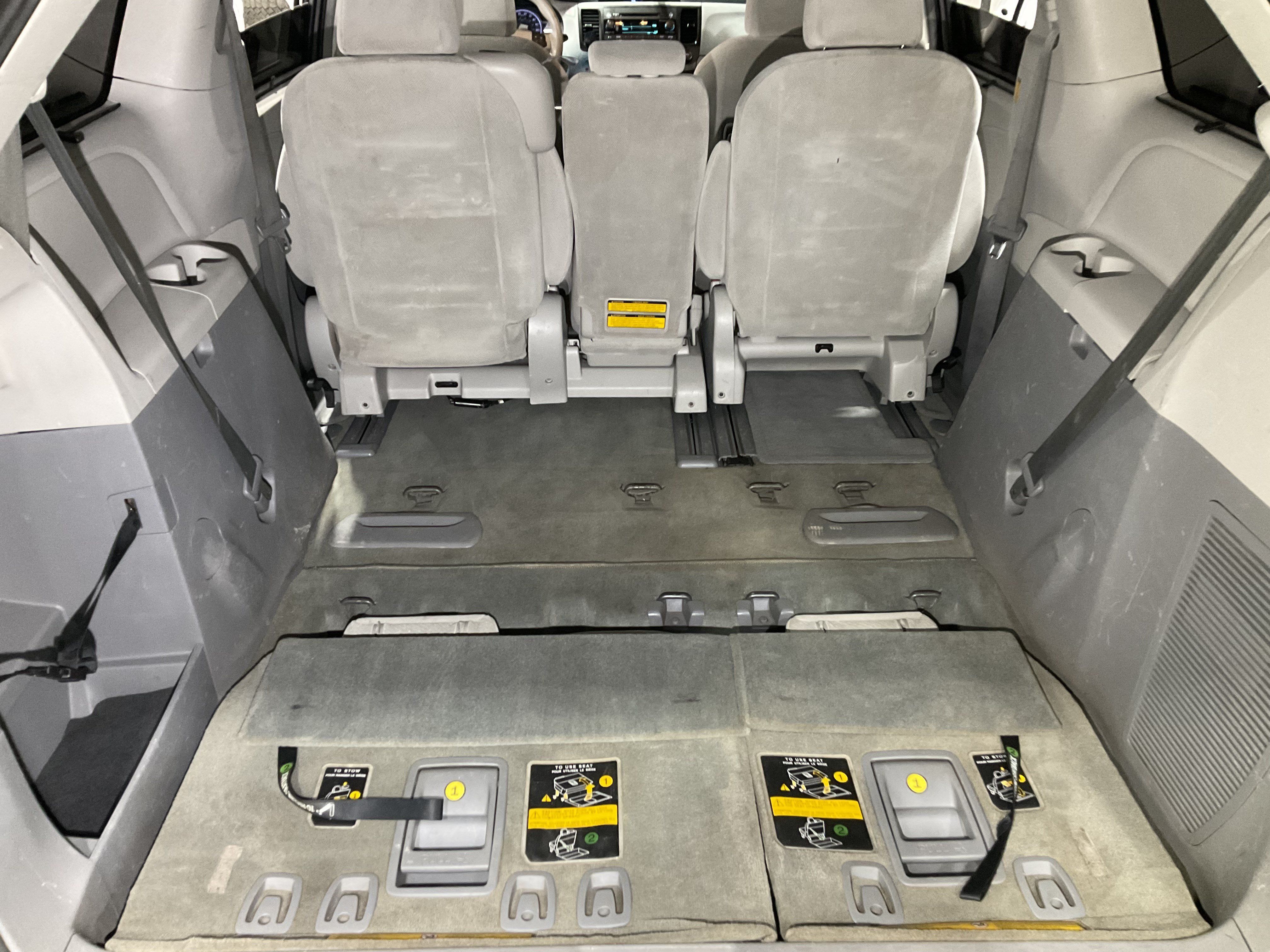 Used 2012 Toyota Sienna LE w/ Towing Pkg FWD image 42