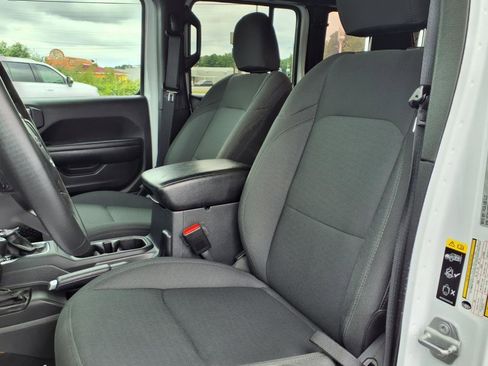 Used 2021 Jeep Wrangler Unlimited Sport image 3