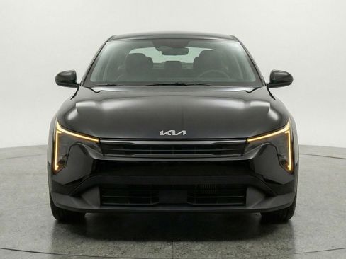 Used 2025 Kia K4 LXS image 2