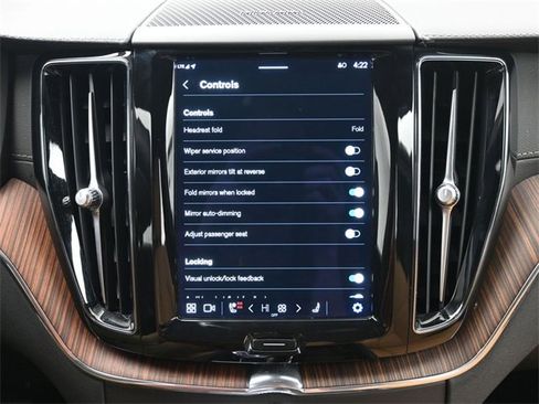 Used 2023 Volvo XC60 B6 Ultimate w/ Climate Package image 17