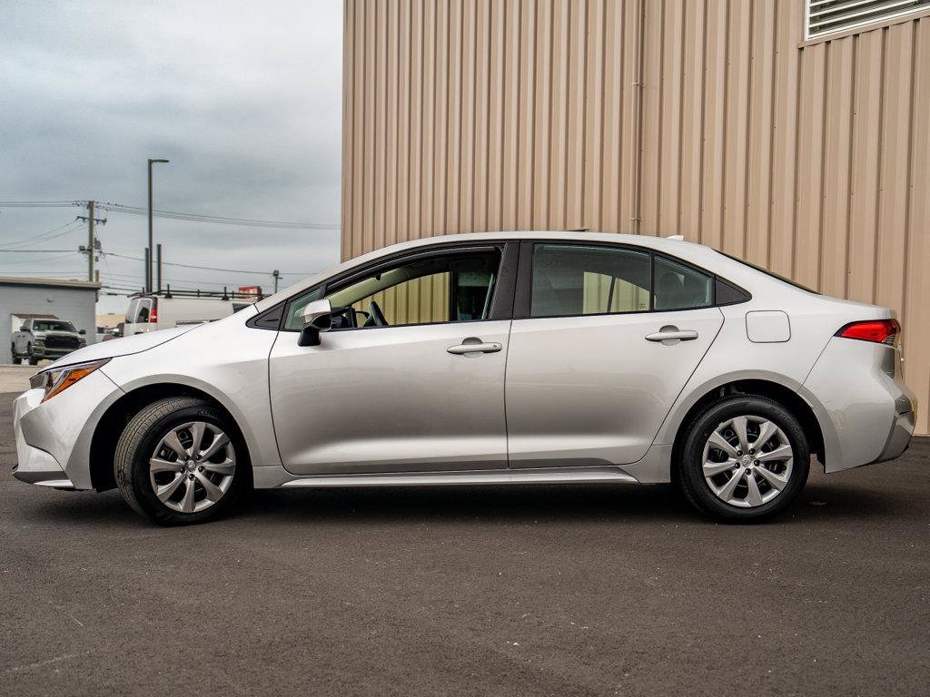 Used 2024 Toyota Corolla LE FWD image 4