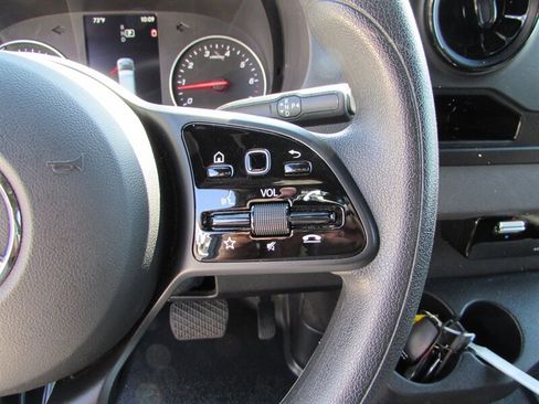 Used 2023 Mercedes-Benz Sprinter 2500 image 13