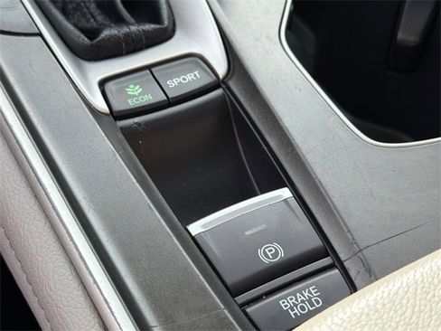 Used 2018 Honda Accord Touring image 27