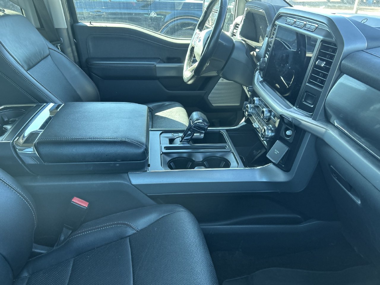 Used 2021 Ford F150 Lariat w/ Max Trailer Tow Package AWD/4WD image 8