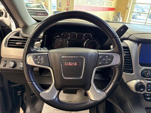 Used 2019 GMC Yukon XL SLE image 30