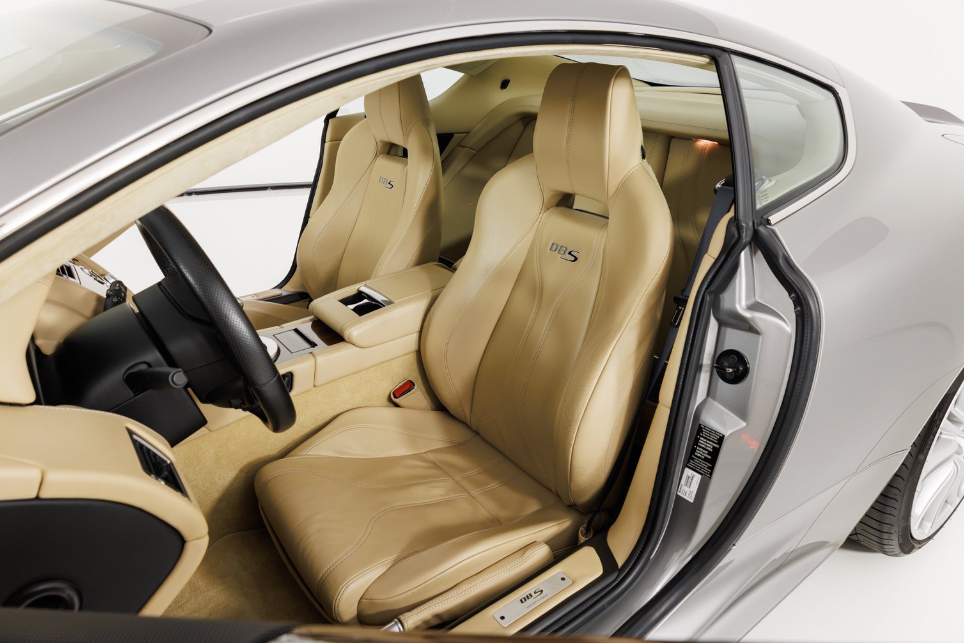 Used 2009 Aston Martin DBS Coupe RWD image 5