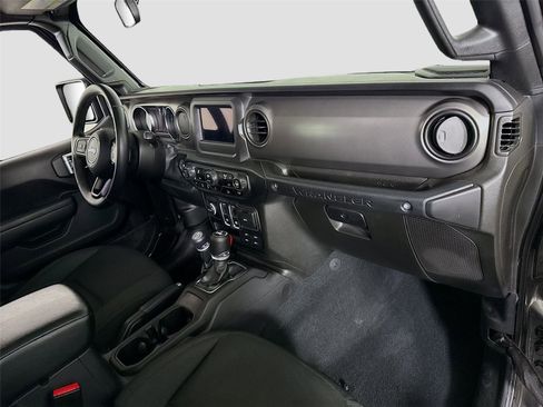 Used 2022 Jeep Wrangler Sport AWD/4WD image 19