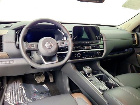 Used 2023 Nissan Pathfinder Platinum w/ Lighting Package (N93) image 13