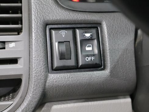 Used 2004 Kia Sedona LX FWD image 26