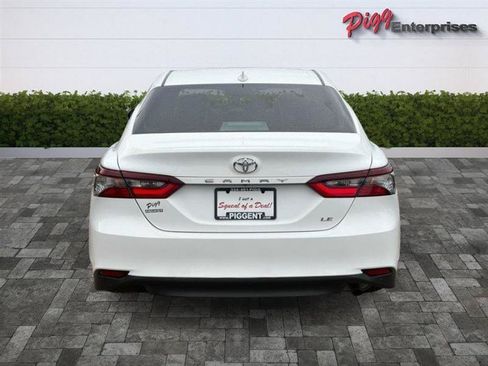 Used 2024 Toyota Camry LE w/ Convenience Package FWD image 9