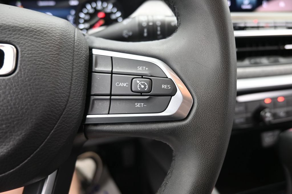 Used 2024 Jeep Compass Latitude AWD/4WD image 33