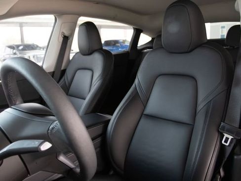 Used 2023 Tesla Model Y Long Range image 9