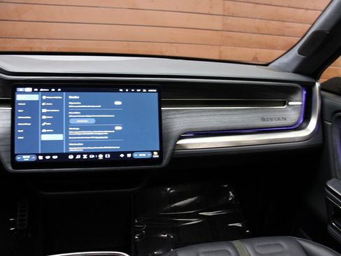 Used 2023 Rivian R1T Adventure image 16