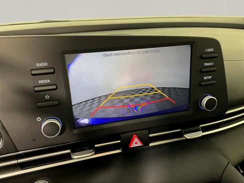 Used 2022 Hyundai Elantra SEL FWD image 14