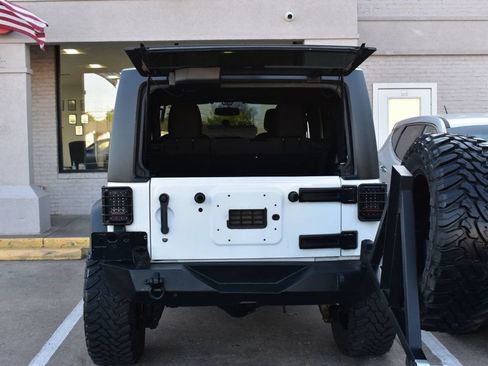 Used 2016 Jeep Wrangler Unlimited Sport w/ Quick Order Package 24S AWD/4WD image 38