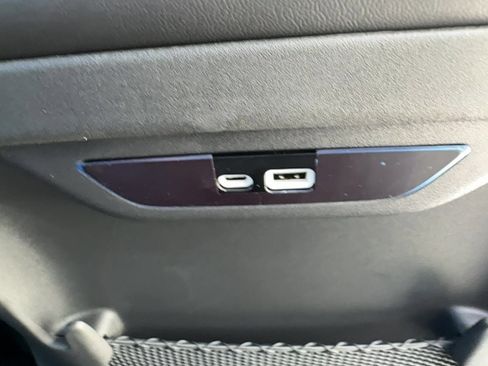 Used 2026 Chrysler Pacifica Select AWD/4WD image 8