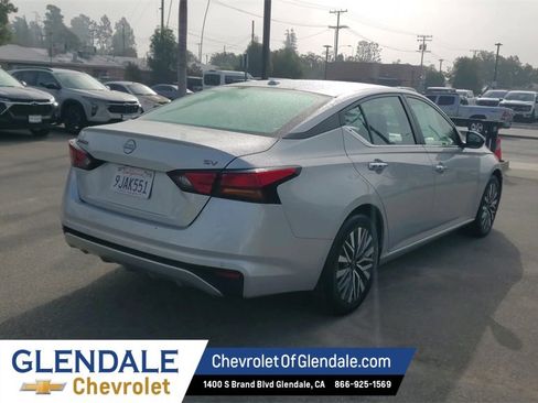 Used 2024 Nissan Altima 2.5 SV image 7