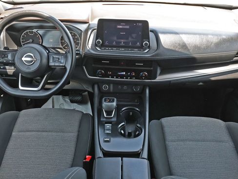 Used 2023 Nissan Rogue SV FWD image 2