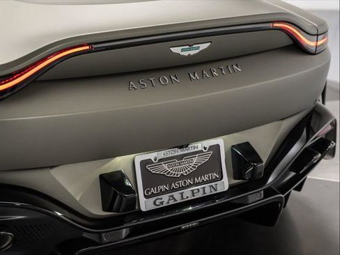 Used 2025 Aston Martin V8 Vantage Coupe image 33