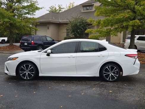 Used 2019 Toyota Camry SE image 11