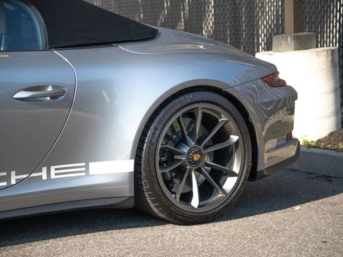 Used 2019 Porsche 911 Speedster RWD image 30