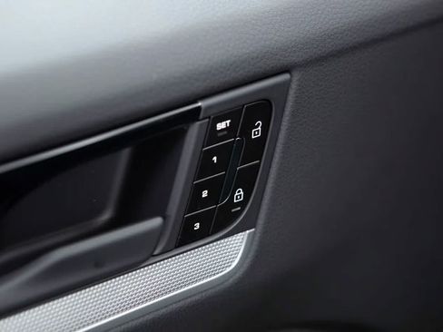 Certified 2026 Porsche Cayenne S AWD/4WD image 24