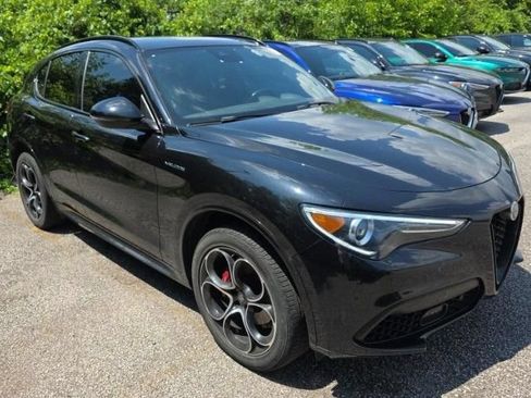 Used 2023 Alfa Romeo Stelvio Veloce AWD/4WD image 5