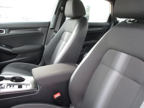 Used 2025 Honda Civic Sport image 26