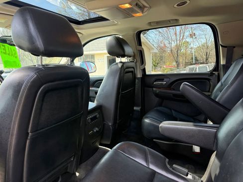 Used 2014 Chevrolet Suburban LTZ image 5