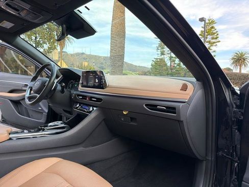 Used 2021 Hyundai Sonata Limited w/ Preferred Accessory Package FWD image 52