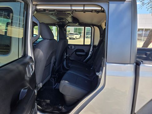 Used 2020 Jeep Gladiator Sport w/ Trailer Tow Package AWD/4WD image 20