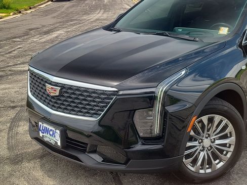 Used 2024 Cadillac XT4 Premium Luxury w/ Technology Package AWD/4WD image 8
