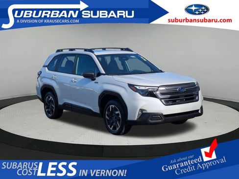 Used 2025 Subaru Forester Premium image 1