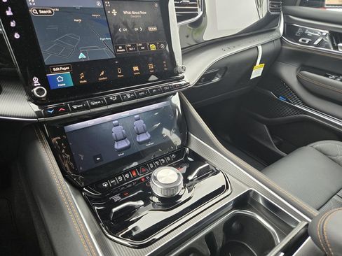 New 2026 Jeep Grand Wagoneer Summit AWD/4WD image 12