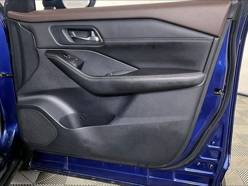 Used 2023 Nissan Rogue SL w/ SL Premium Package FWD image 24