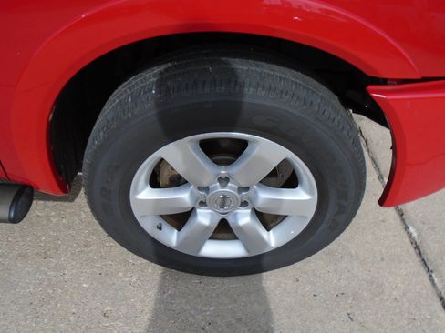 Used 2011 Nissan Titan SL w/ SL Technology Pkg AWD/4WD image 17