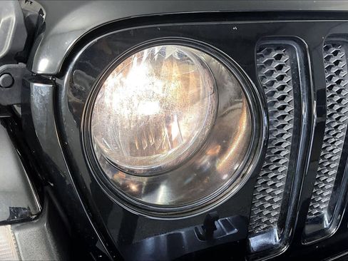Used 2023 Jeep Wrangler Unlimited Sahara AWD/4WD image 26