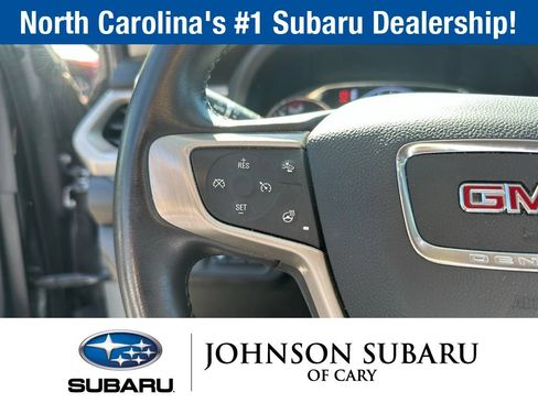 Used 2021 GMC Acadia Denali w/ Denali Technology Package FWD image 17